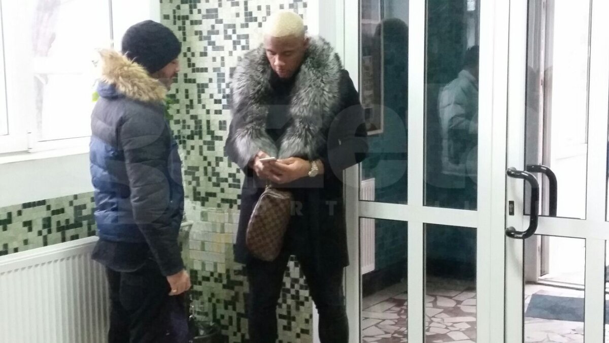 UPDATE / VIDEO + FOTO Primele imagini cu noua achiziție a lui Dinamo la București » "Prince Akeem" a trecut vizita medicală! :D Apariție extravagantă la INMS