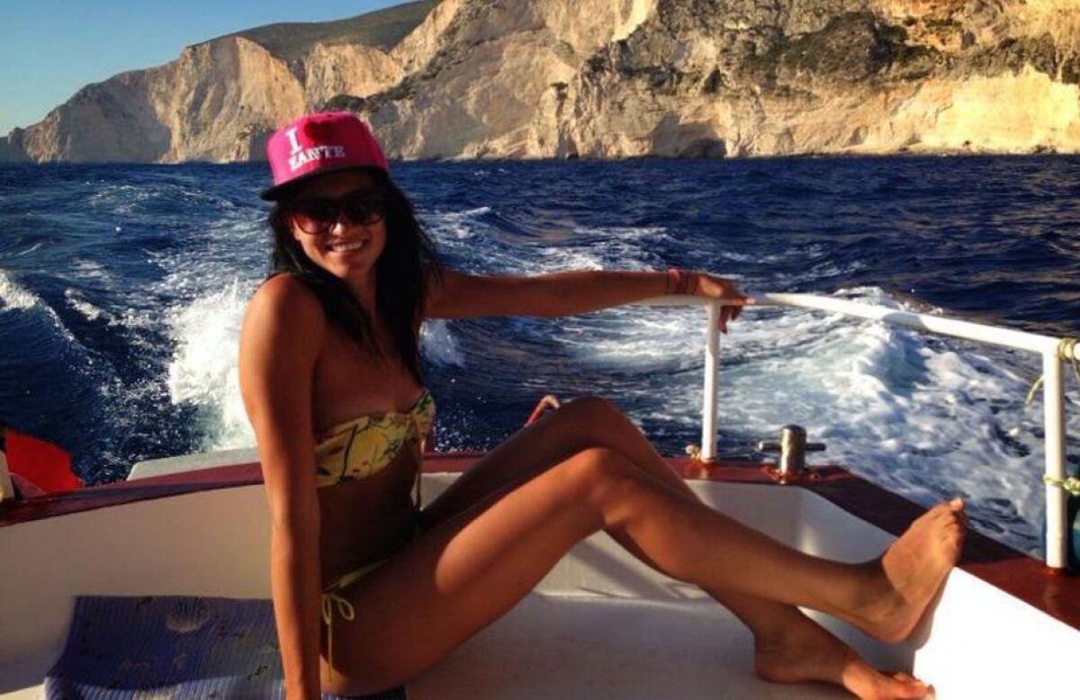 GALERIE FOTO » Imagini HOT cu cea mai sexy voleibalistă din România