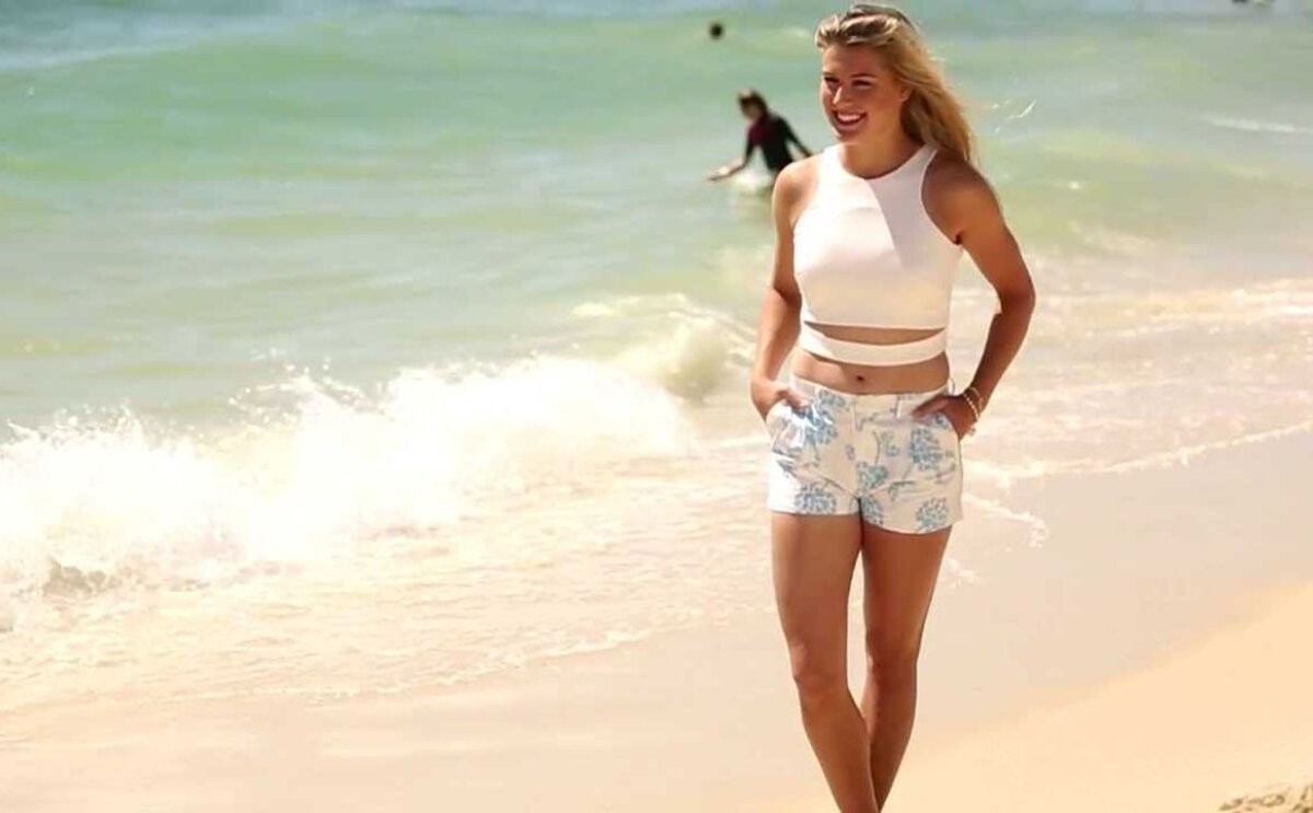 FOTO Cel mai norocos fan: a pus un pariu cu Bouchard, l-a câștigat și acum are o întâlnire cu ea :D