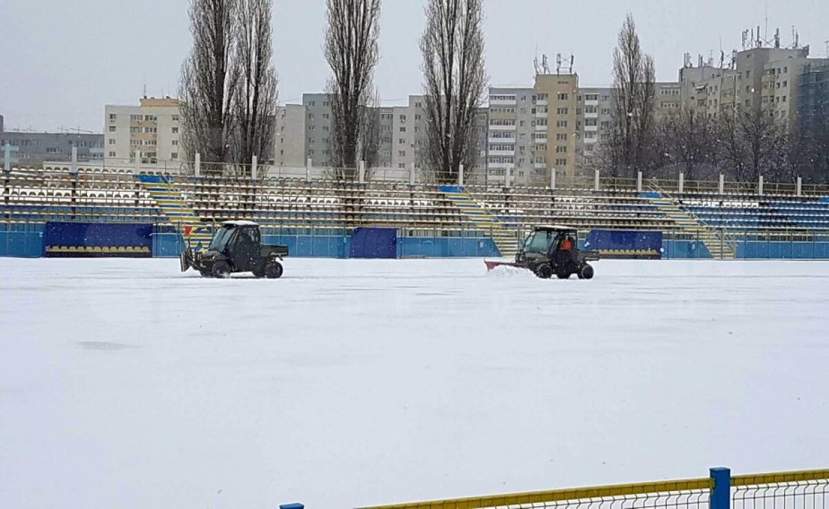 VIDEO + FOTO Fotbal pe zăpadă! Liderul din Liga a 2-a și liderul din Liga a 3-a au jucat un amical spectaculos! S-au marcat 8 goluri
