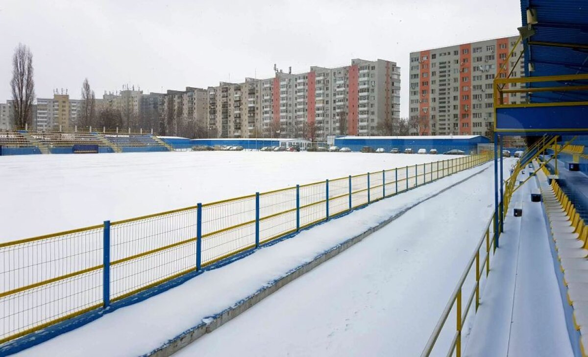 VIDEO + FOTO Fotbal pe zăpadă! Liderul din Liga a 2-a și liderul din Liga a 3-a au jucat un amical spectaculos! S-au marcat 8 goluri