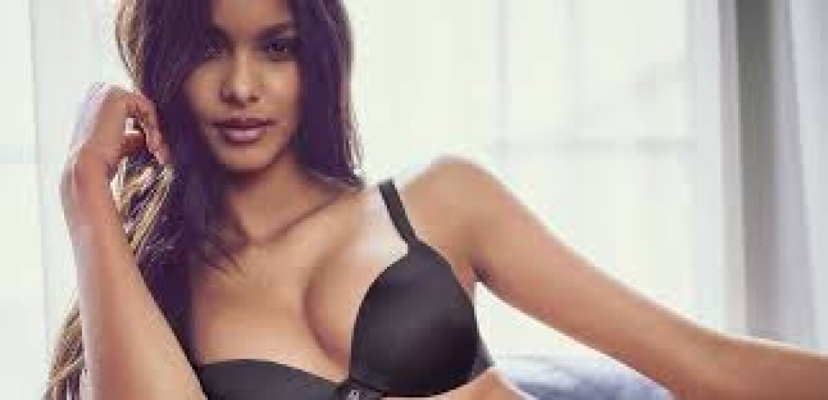 FOTO Atenție la loviturile "Îngerului"! Lais Ribeiro, apariție senzuală în Sports Illustrated