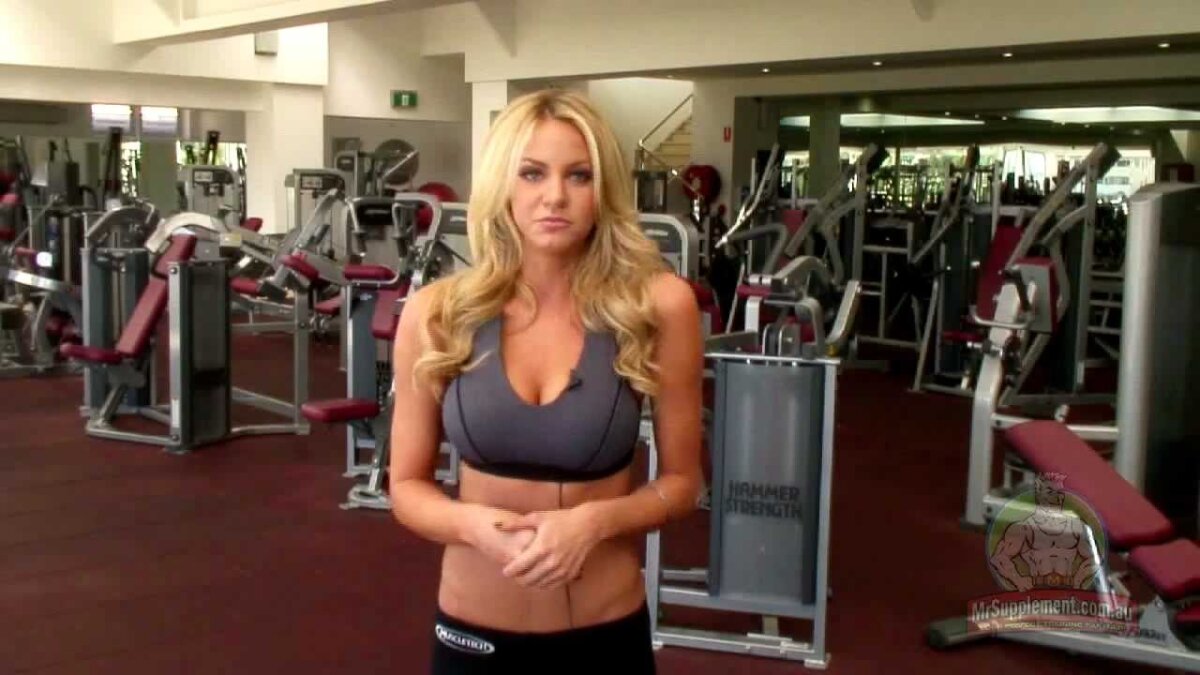 FOTO Manechin de vis pentru liniștea lui Fields: a renunțat la baschet și se căsătorește cu o blondă superfocoasă