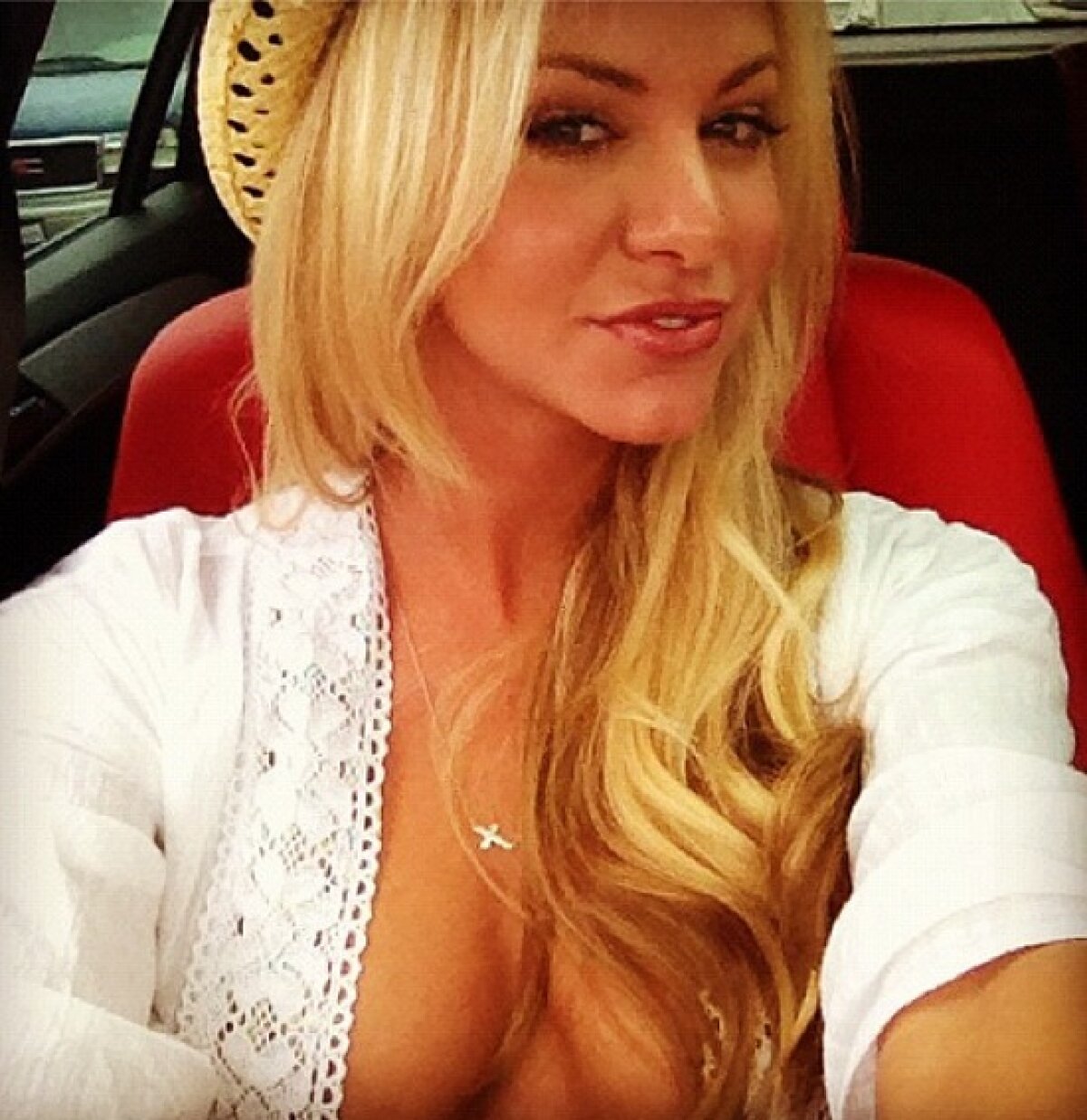 FOTO Manechin de vis pentru liniștea lui Fields: a renunțat la baschet și se căsătorește cu o blondă superfocoasă