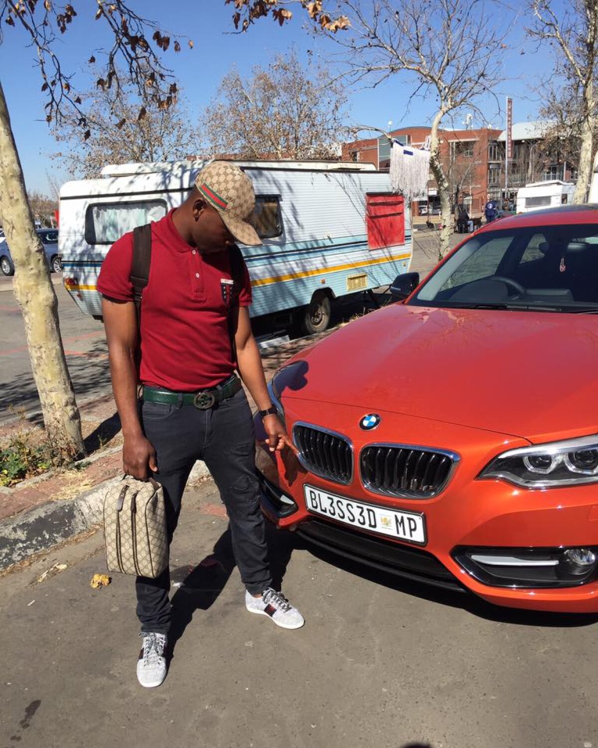 FOTO Gucci Man » Mahlangu îşi cumpără 99% dintre haine de la brandul italian, fapt ce i-a adus o poreclă amuzantă printre colegii săi de la Dinamo