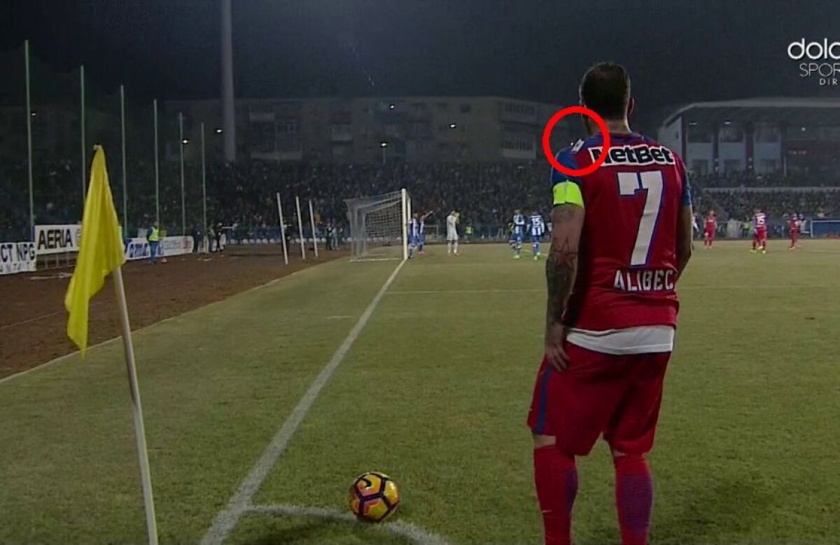 FOTO Bricheta a zburat din nou din tribune! Reacție surprinzătoare a fotbalistului lovit