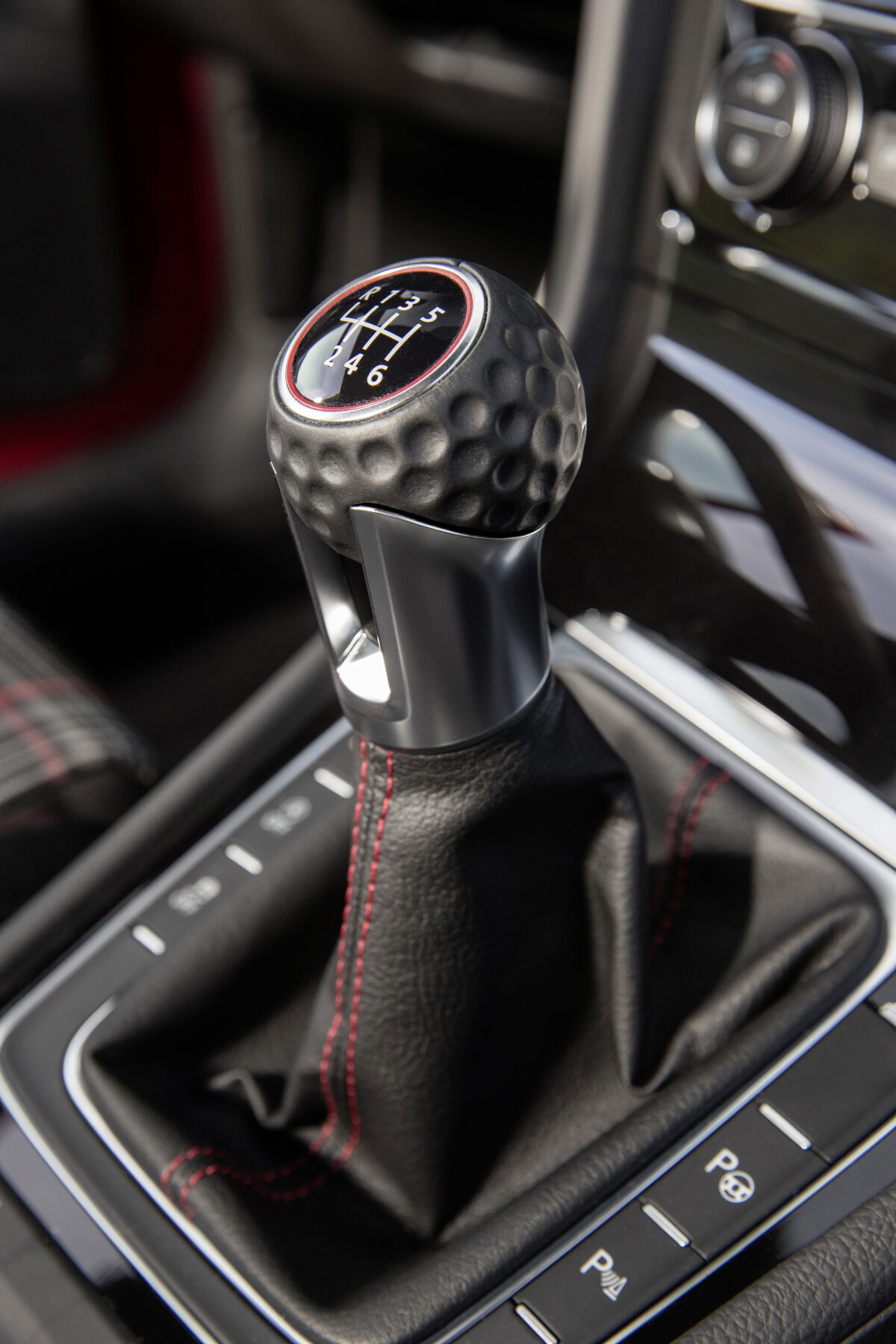 GALERIE FOTO + VIDEO » VW Golf VII s-a primenit » Cum arată, cât costă, cum stă la tehnologie și motorizări