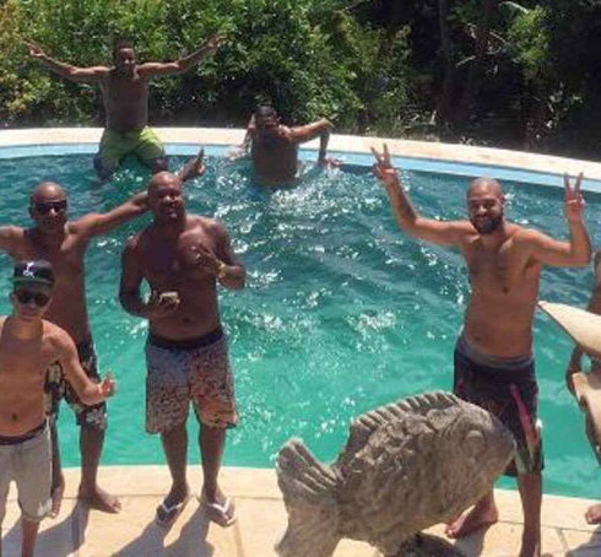 GALERIE FOTO Primele imagini de la petrecerea-monstru dată de Adriano de ziua lui » 400 de invitați! Câți bani a "spart"