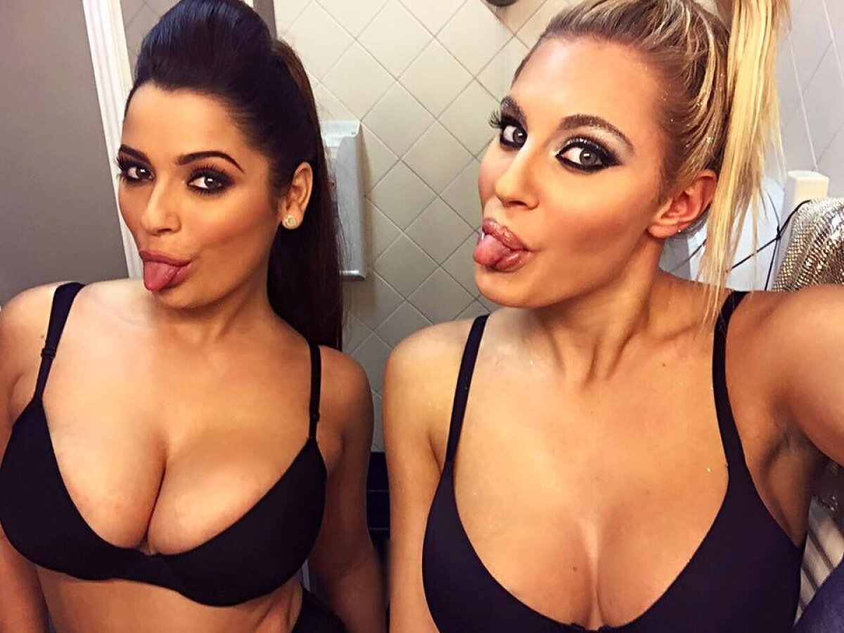 40 de imagini demențiale! Bianca face ravagii pe internet cu sânii ei! Vezi o SUPERGALERIE FOTO