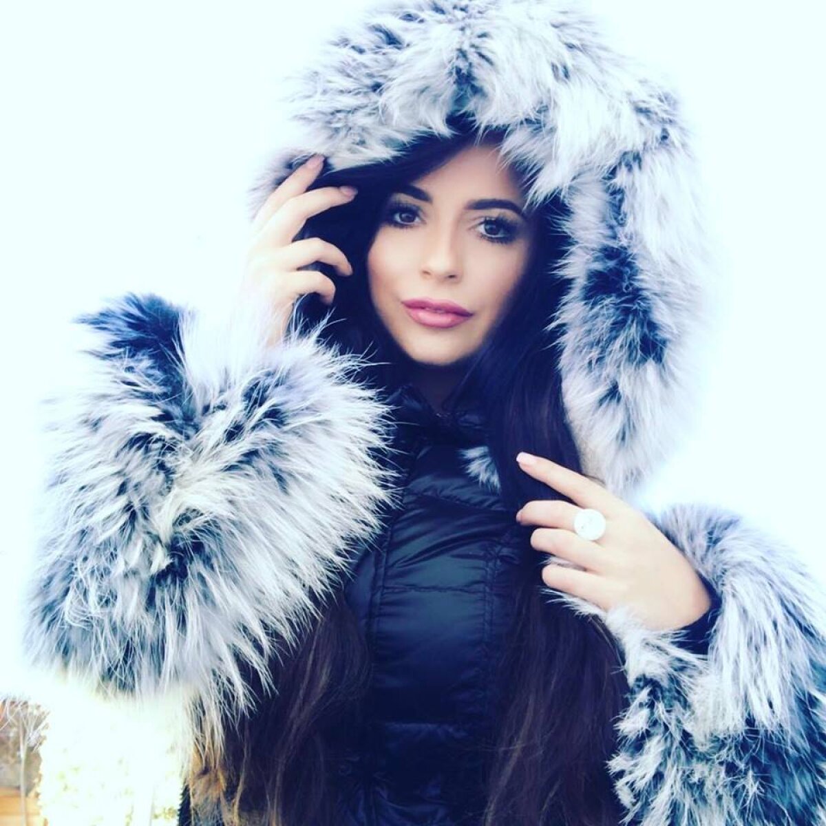 40 de imagini demențiale! Bianca face ravagii pe internet cu sânii ei! Vezi o SUPERGALERIE FOTO