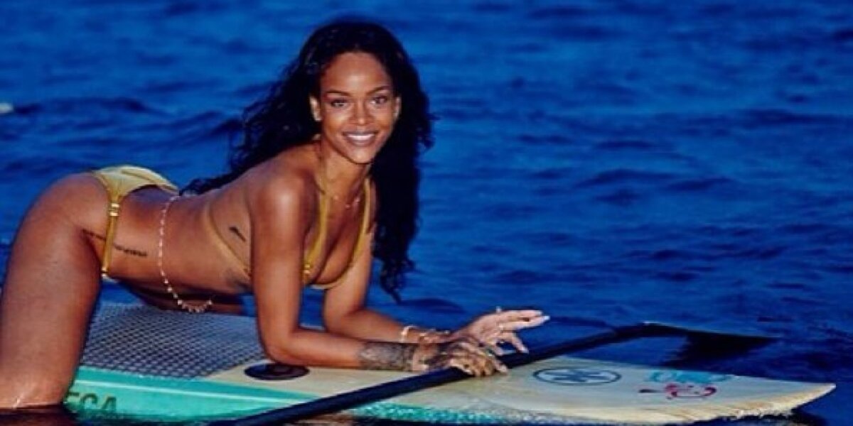 FOTO Are lipici la sportivi! Rihanna, poză romantică alături de un star al lui Juventus