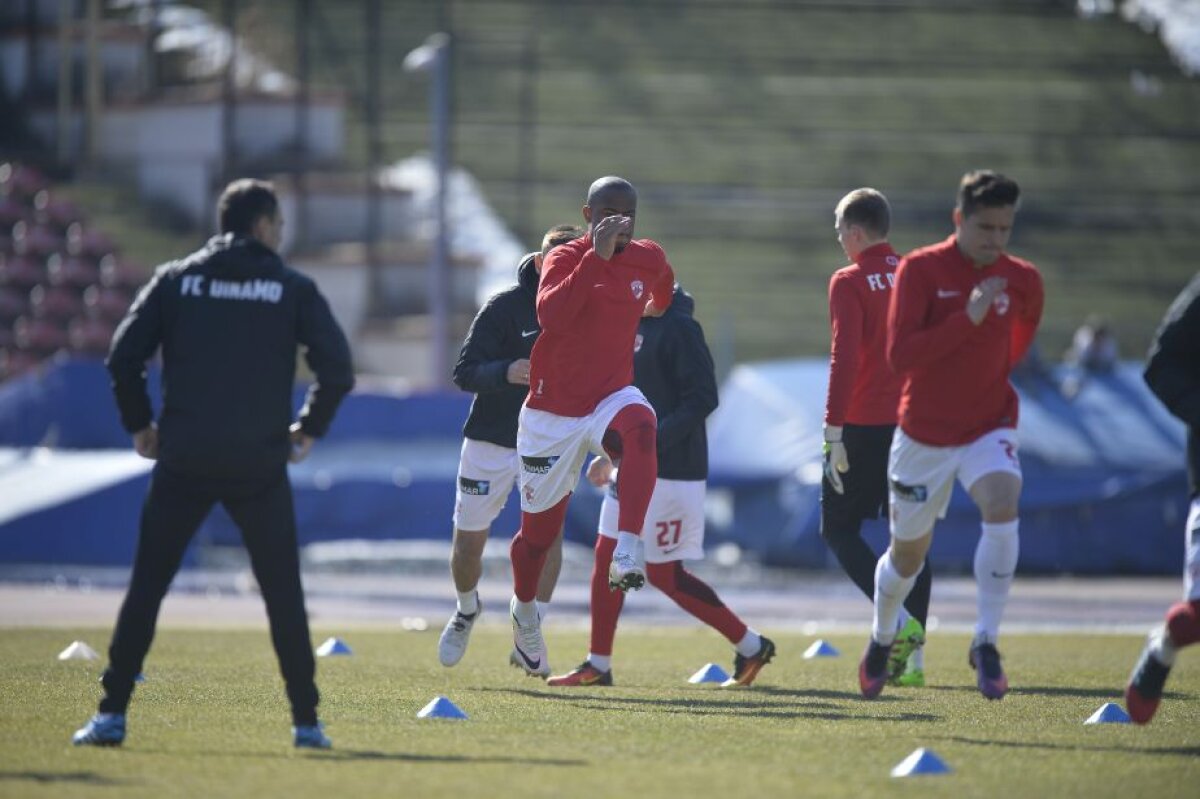 GALERIE FOTO Relaxare și voie bună la antrenamentul de azi al lui Dinamo! Contra s-a întreținut minute bune cu Adi Mutu