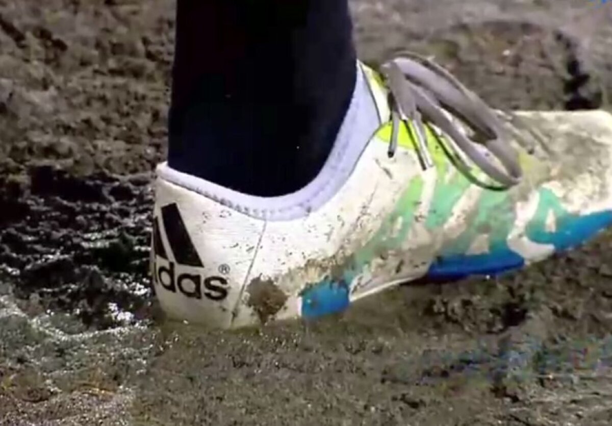 FOTO ASA - FC Voluntari s-a jucat în mocirlă! Terenul a arătat jalnic » Ilfovenii amenință: "Ne vom adresa comisiilor"