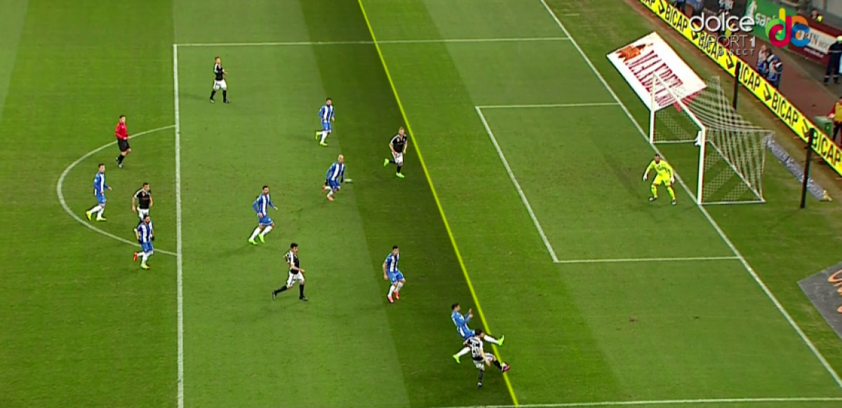 FOTO Oltenii contestă arbitrajul! Decizie dificilă la golul doi al lui Dinamo