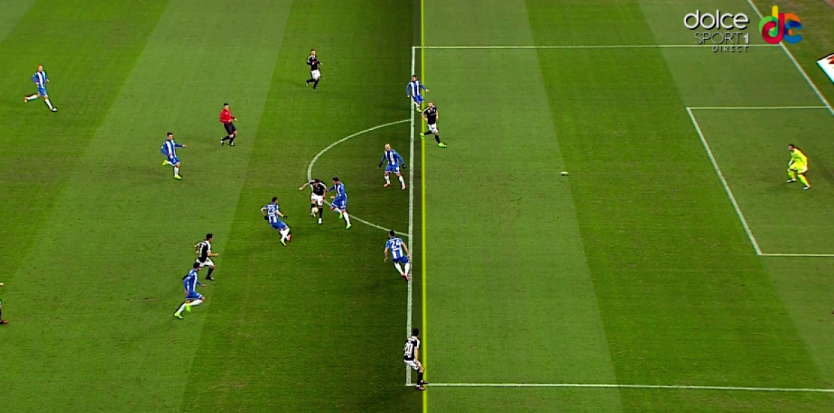 FOTO Oltenii contestă arbitrajul! Decizie dificilă la golul doi al lui Dinamo