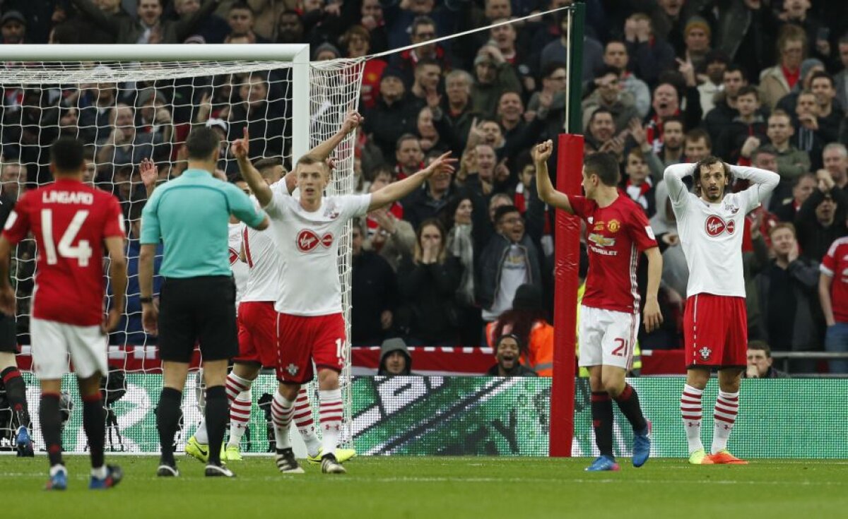 VIDEO + FOTO » Manchester United câștigă Cupa Ligii după o finală superbă cu Southampton » Ibrahimovici a fost eroul partidei