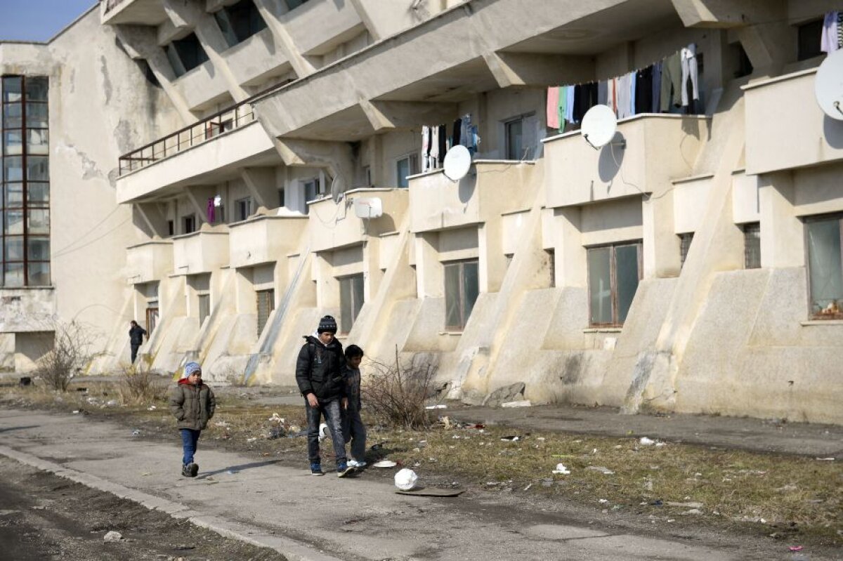 FOTOREPORTAJ + VIDEO » Deplorabil! Cum a ajuns stadionul din urbea lui Ceaușescu unde Dinamo pleca învinsă la finele anilor '80