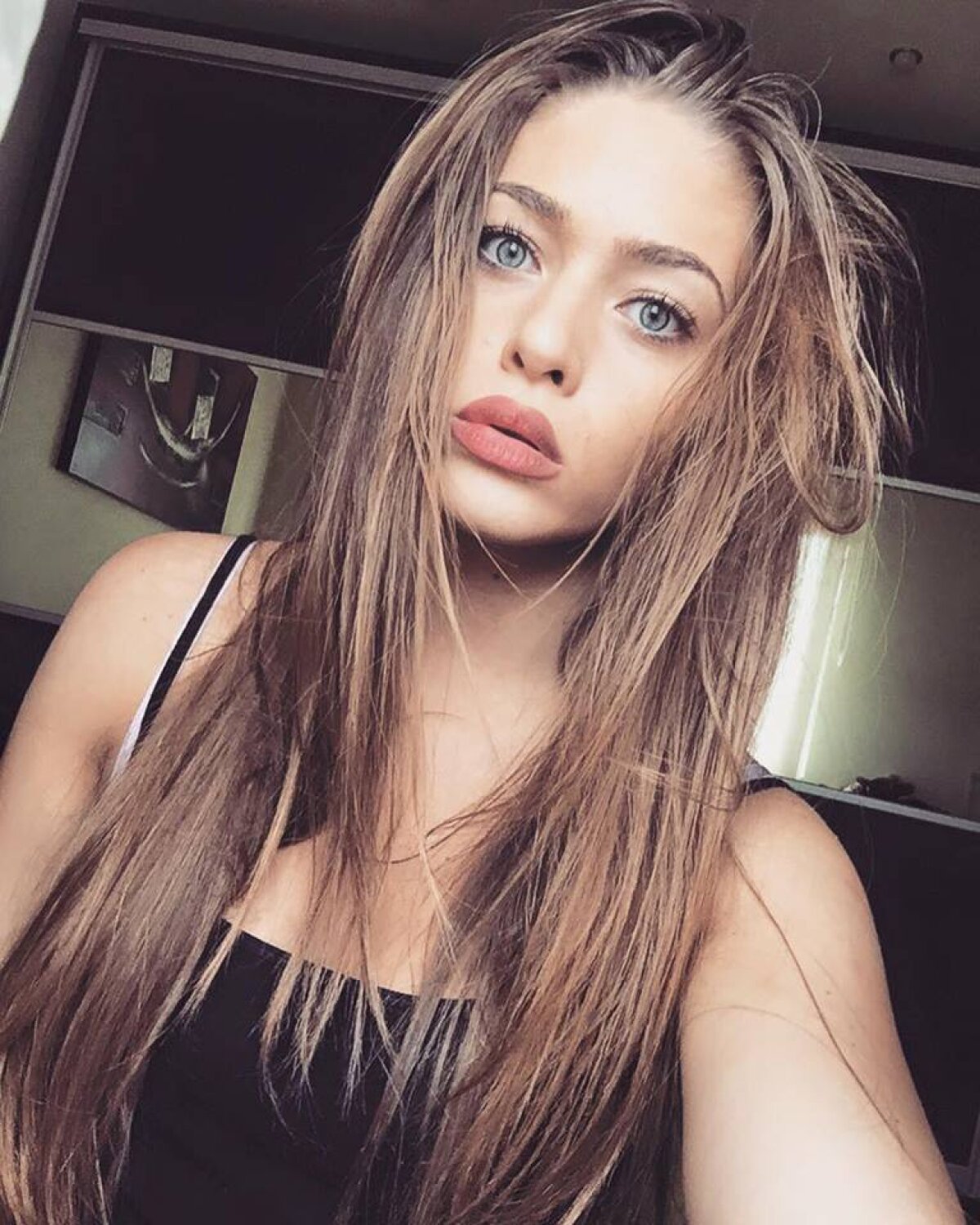 GALERIE FOTO Cel mai tânăr debutant al echipei naționale a României se iubește cu o frumoasă blondă! Imagini hot cu Andreea Alina, iubita fostului fotbalist de la Viitorul 