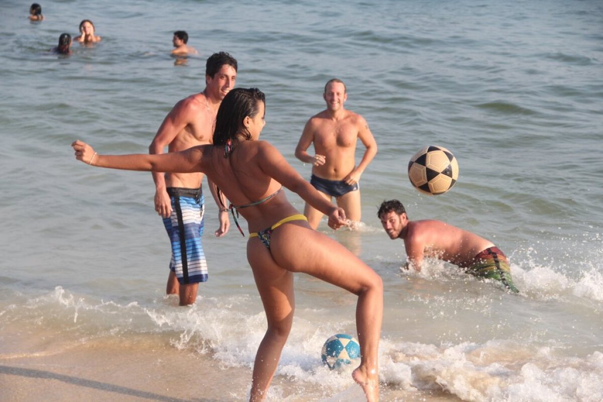VIDEO&FOTO Iubita lui Neymar a făcut senzație pe net cu un număr de twerking în plină stradă