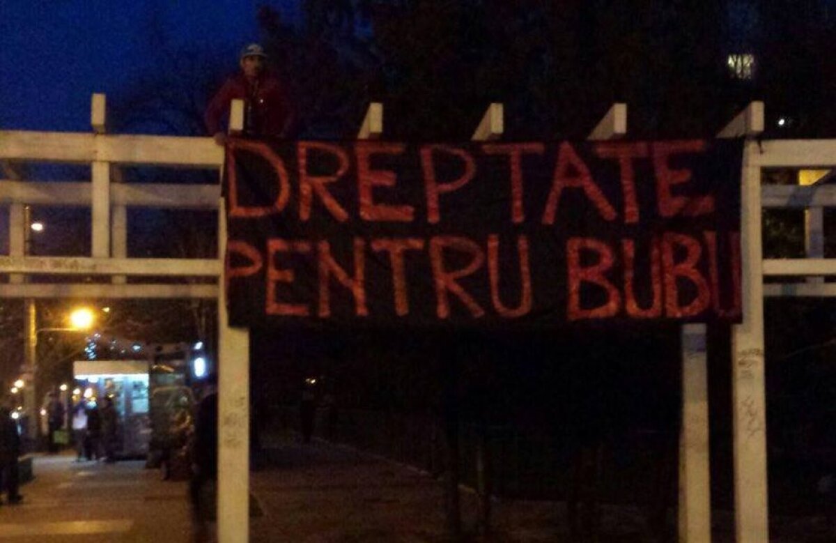 FOTO Dinamoviștii cer dreptate pentru suporterul ucis după derby » Bannerul afișat la locul faptei