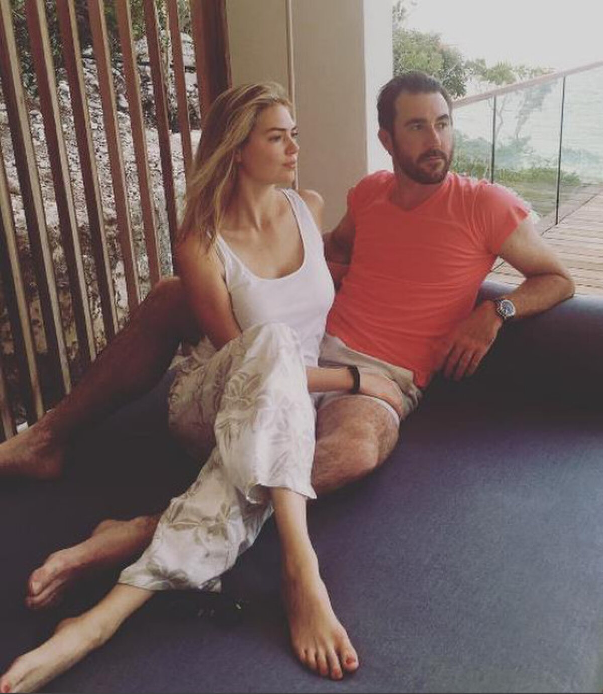 FOTO Ținut sub papuc! Are cea mai fierbinte iubită, dar nu e suficient: ”Sex interzis înaintea meciurilor!”