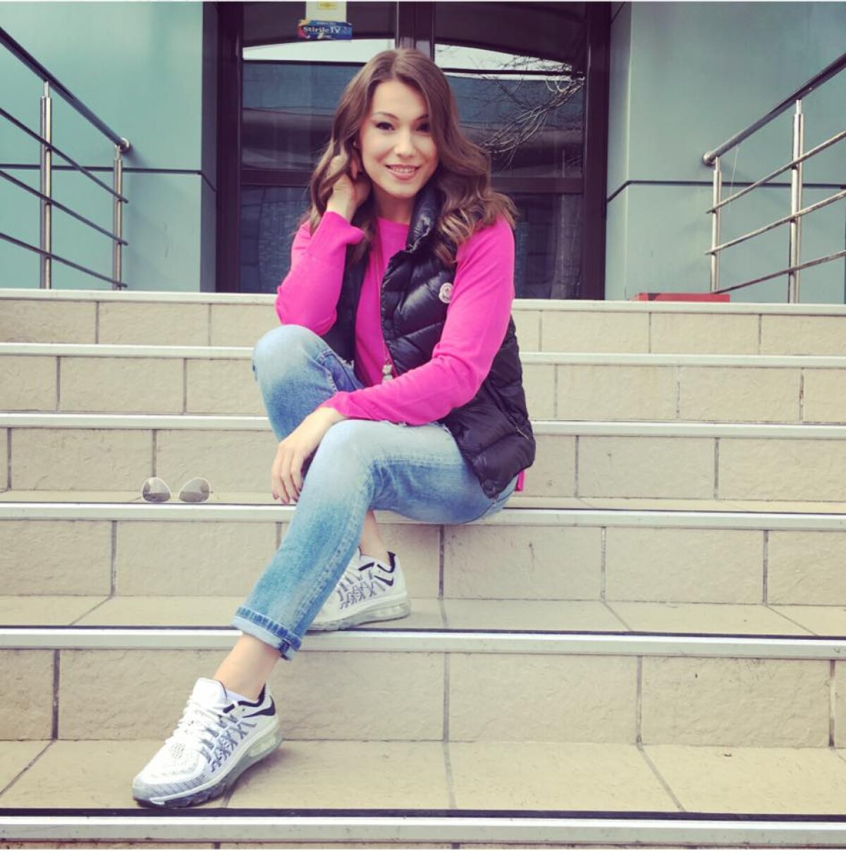 Fotomodel pentru o zi! Ședință FOTO specială cu Monica Roșu