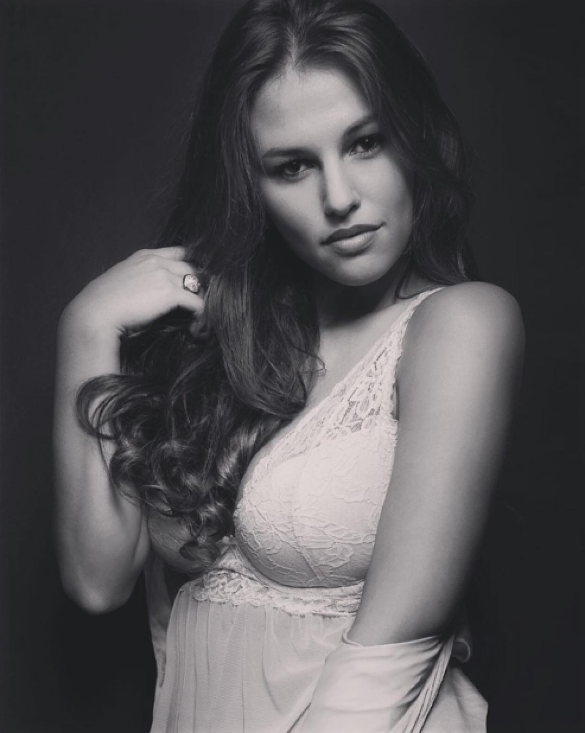 FOTO ”E timpul să fim fericiți din nou” :) I-a trimis iubitului ei fotbalist o poză și un mesaj sexy. Totul a ajuns pe net