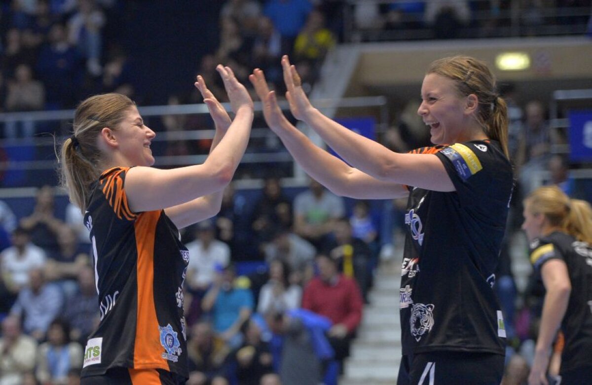 FOTO » Emoții și dramatism » CSM București o învinge pe Krim Ljubljana, 28-26, și se califică în sferturile Ligii Campionilor