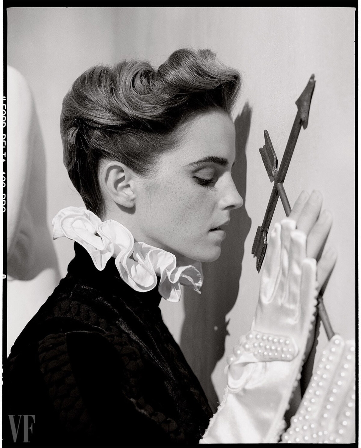 FOTO În sfârșit, dezbrăcată! Emma Watson a pozat în premieră topless