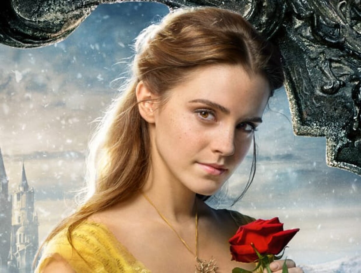 FOTO În sfârșit, dezbrăcată! Emma Watson a pozat în premieră topless