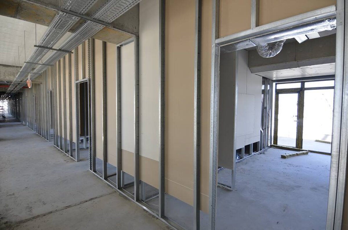 GALERIE FOTO Noi imagini cu "Allianz Arena" de România » A început montarea nocturnei și a tabelei de marcaj