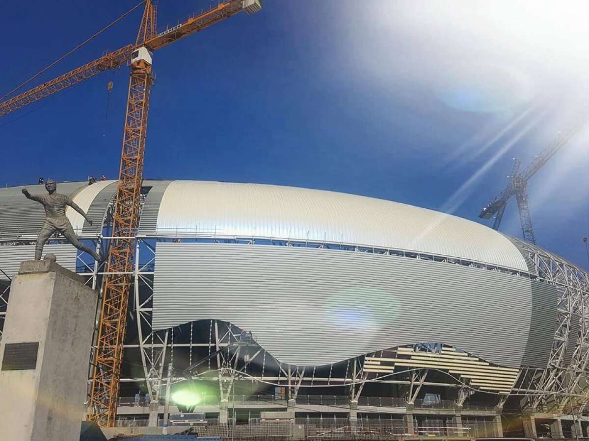GALERIE FOTO Noi imagini cu "Allianz Arena" de România » A început montarea nocturnei și a tabelei de marcaj