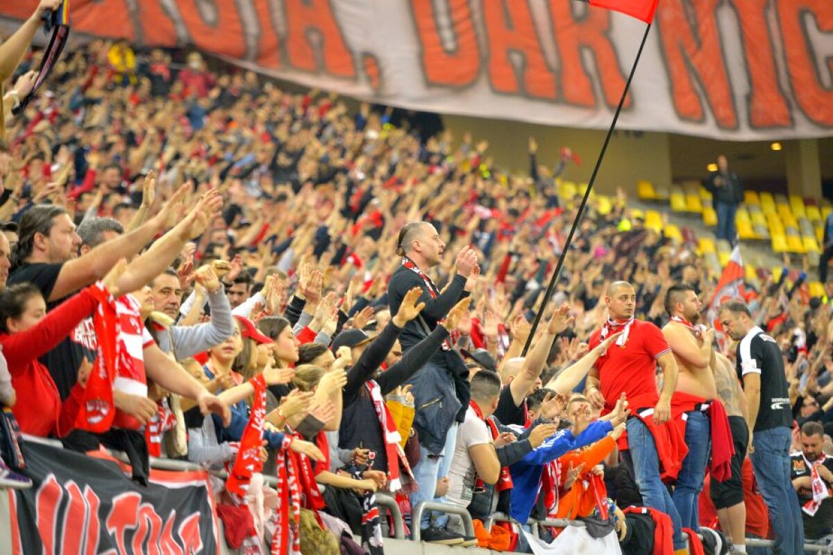 FOTO Suporterii lui Dinamo și-au pierdut răbdarea » Protest la meciul de polo cu Steaua