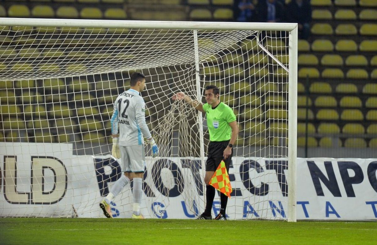 FOTO și VIDEO Știm toate echipele din play-off! » Cum arată acum CLASAMENTUL de la care pleacă bătălia pentru titlu, după înjumătățirea punctelor