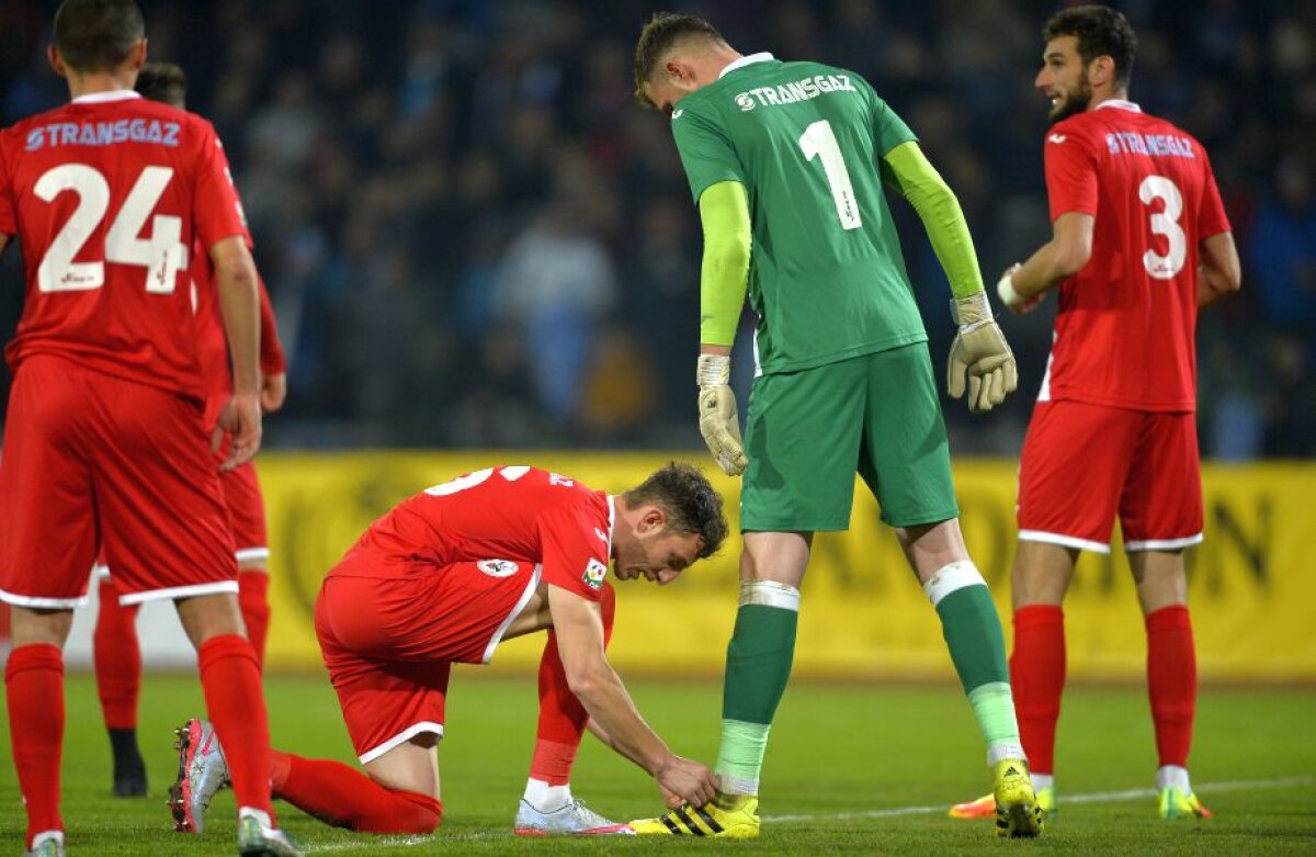 FOTO și VIDEO Știm toate echipele din play-off! » Cum arată acum CLASAMENTUL de la care pleacă bătălia pentru titlu, după înjumătățirea punctelor