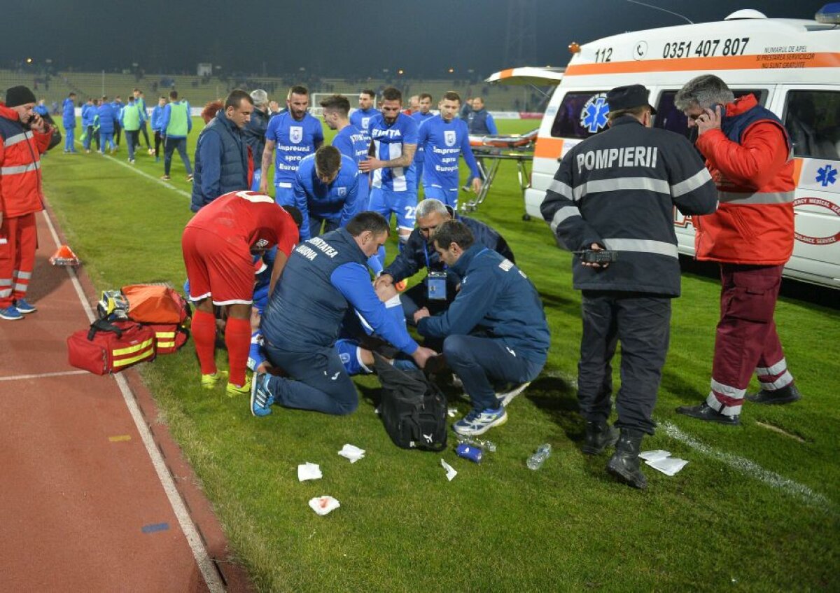 UPDATE+FOTO Victimele play-off-ului la Dinamo și CS U Craiova: doi fotbaliști, duși direct la ambulanță! Unul e suspect de fractură