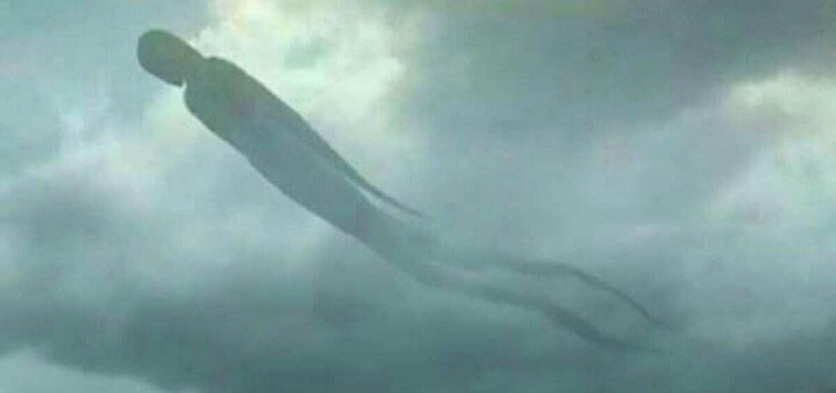 VIDEO Fenomen misterios pe cerul Zambiei: ”Ne atacă dementorii” :)