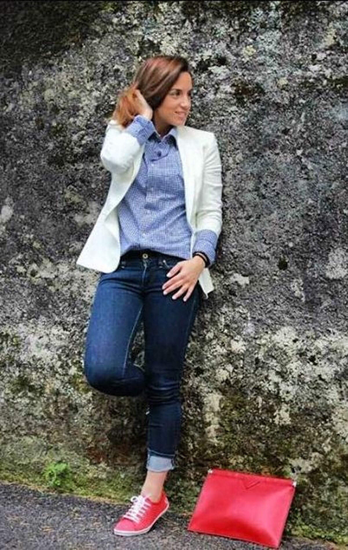 Galerie FOTO A dat gol, apoi i-a făcut o dedicaţie ciudată iubitei sale: ”La mulţi ani, grăsuţo!”