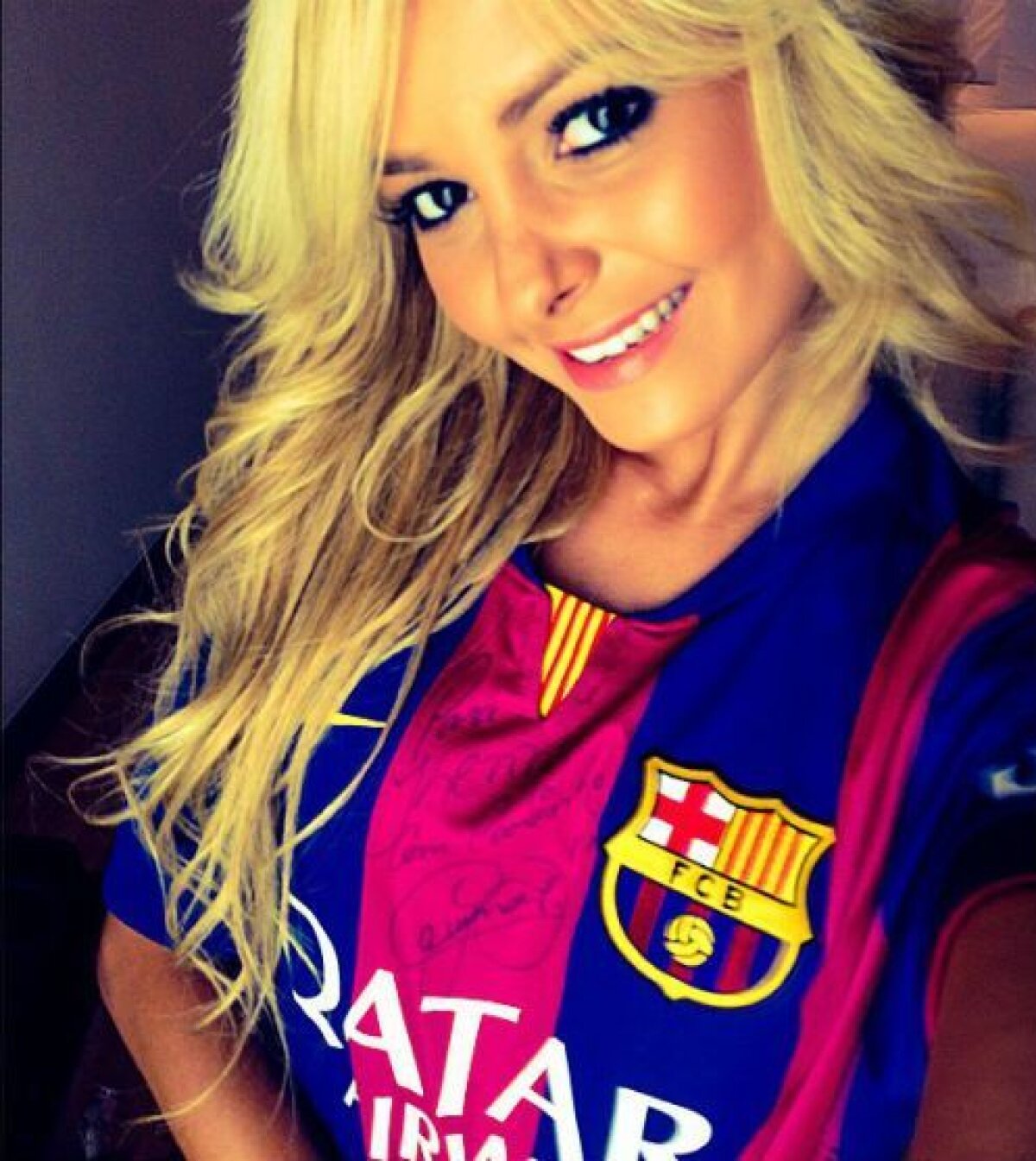 FOTO Noua zeiţă a ringului e absolut spectaculoasă! E prietenă cu Neymar şi are forme de invidiat