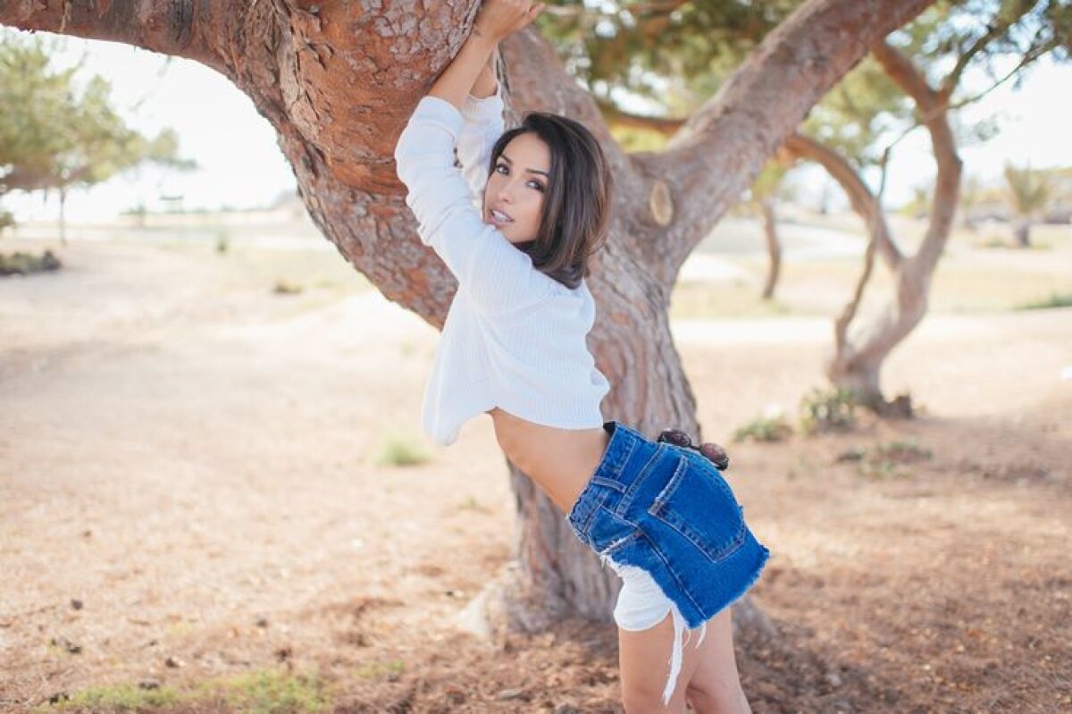 FOTO Michelle la balon! E pasionată de fitness, dar şi-a încercat norocul şi la fotbal