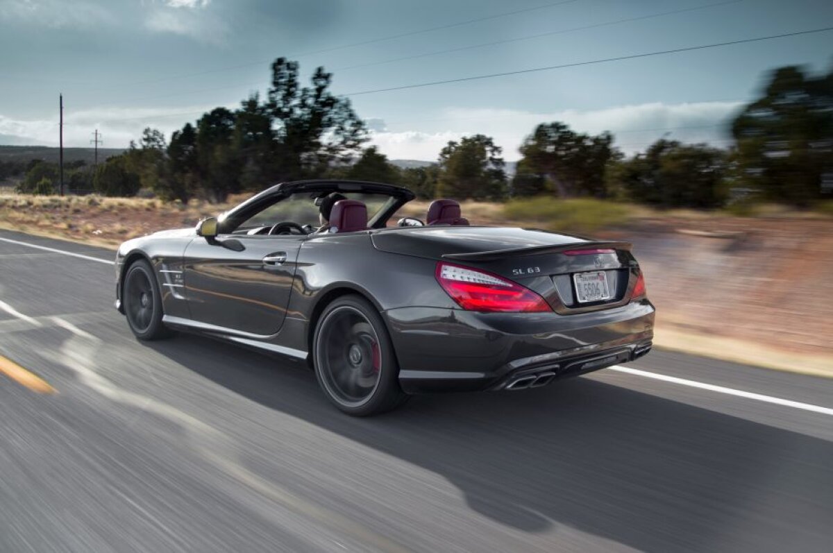 FOTO + VIDEO Cadou de 150.000 de euro! Ce a primit Halep de 8 martie