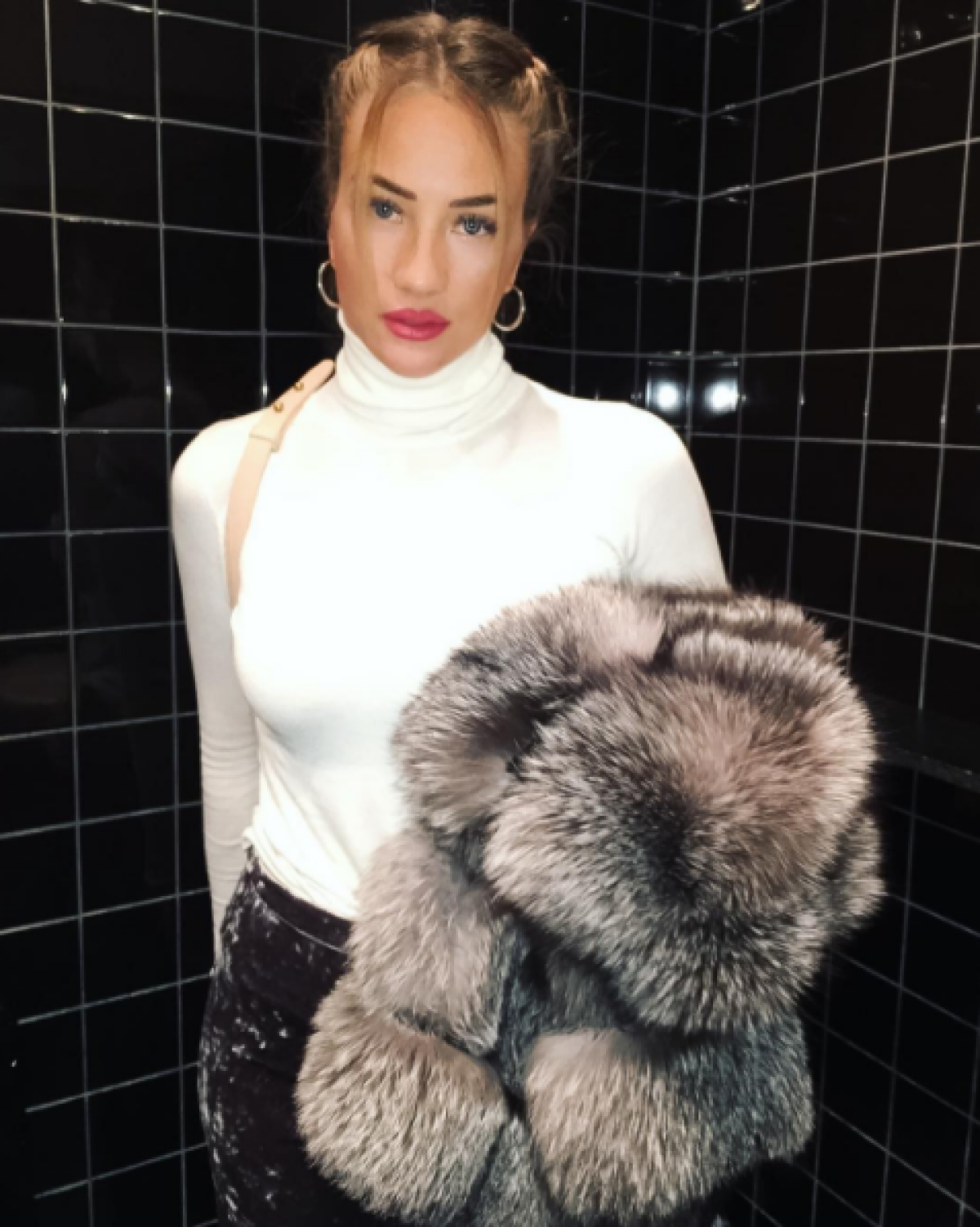 FOTO Senzațională! Ea e iubita celui mai inteligent jucător de la Real Madrid » S-au cunoscut la biserică ;)