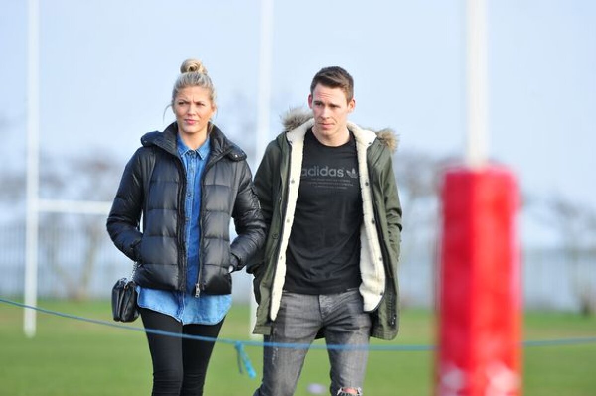 FOTO Splendoare galeză » Țara Galilor punctează la Six Nations: iubita unui rugbyst e incendiară!