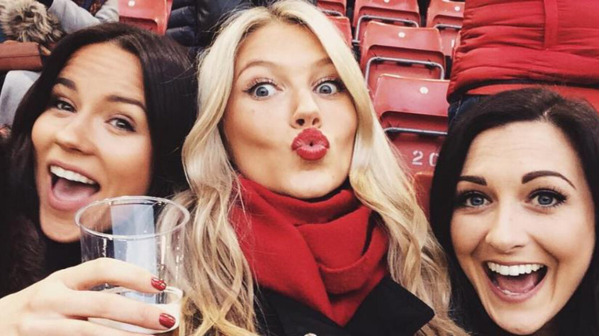 FOTO Splendoare galeză » Țara Galilor punctează la Six Nations: iubita unui rugbyst e incendiară!