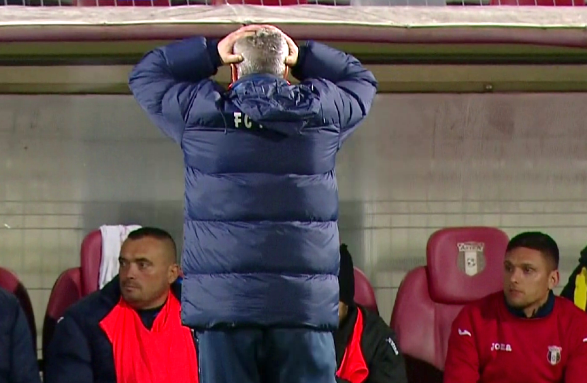 FOTO Intervenție extraordinară în partida dintre Astra și CS U Craiova » Șumudică și-a pus mâinile în cap!