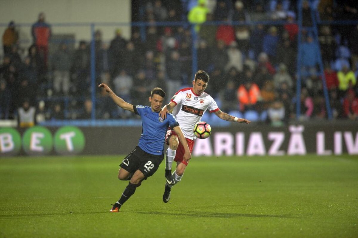 FOTO Dinamo o încurcă pe Viitorul și o lasă pe Steaua pe primul loc după prima etapă de play-off