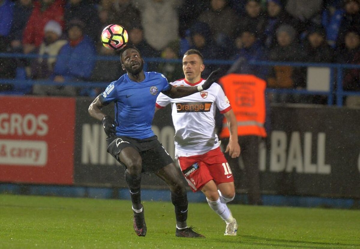 FOTO Dinamo o încurcă pe Viitorul și o lasă pe Steaua pe primul loc după prima etapă de play-off