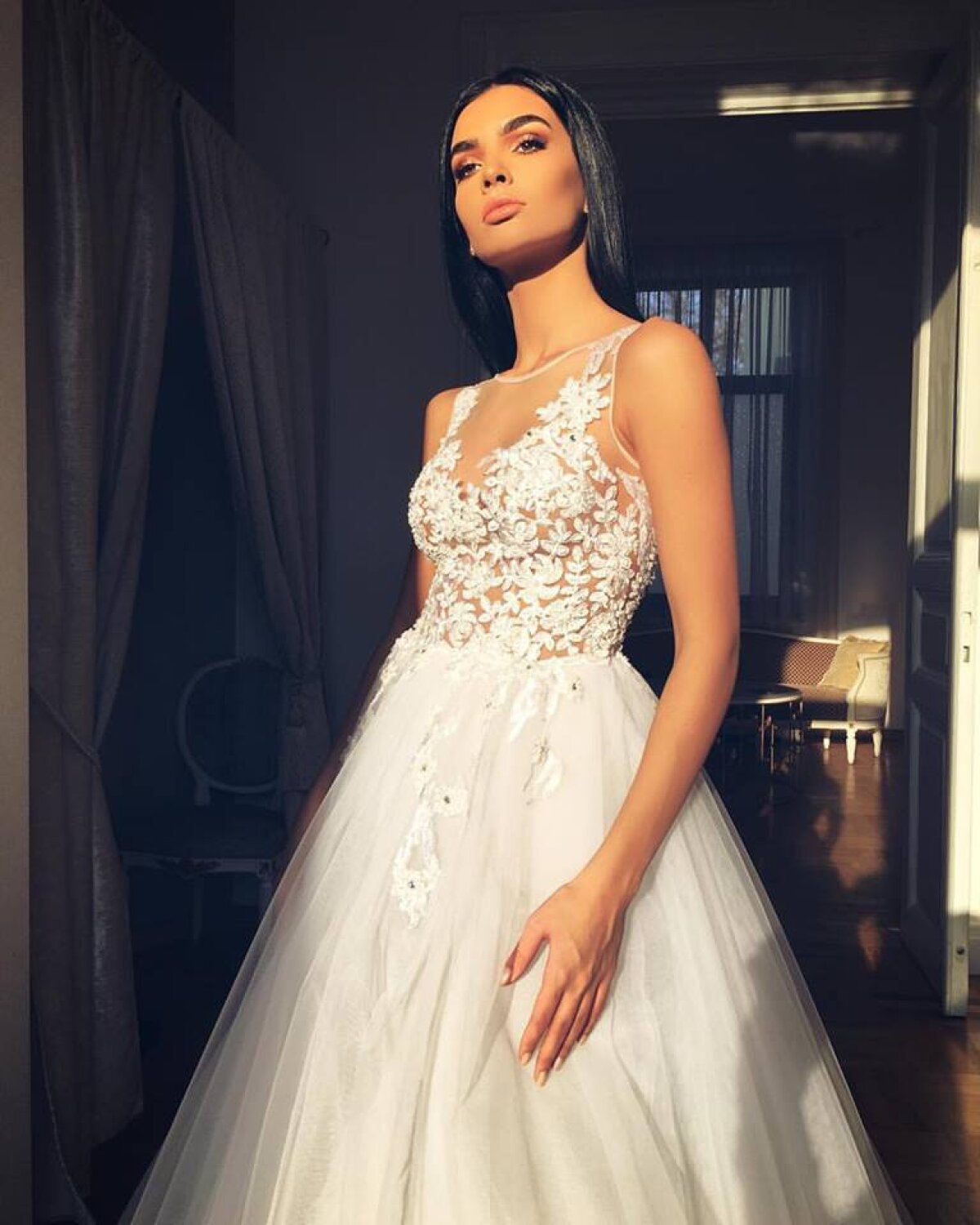 GALERIE FOTO Iordănescu jr. joacă tare! S-a cuplat cu o bombă sexy controversată din lumea mondenă a Capitalei! Imagini super hot 