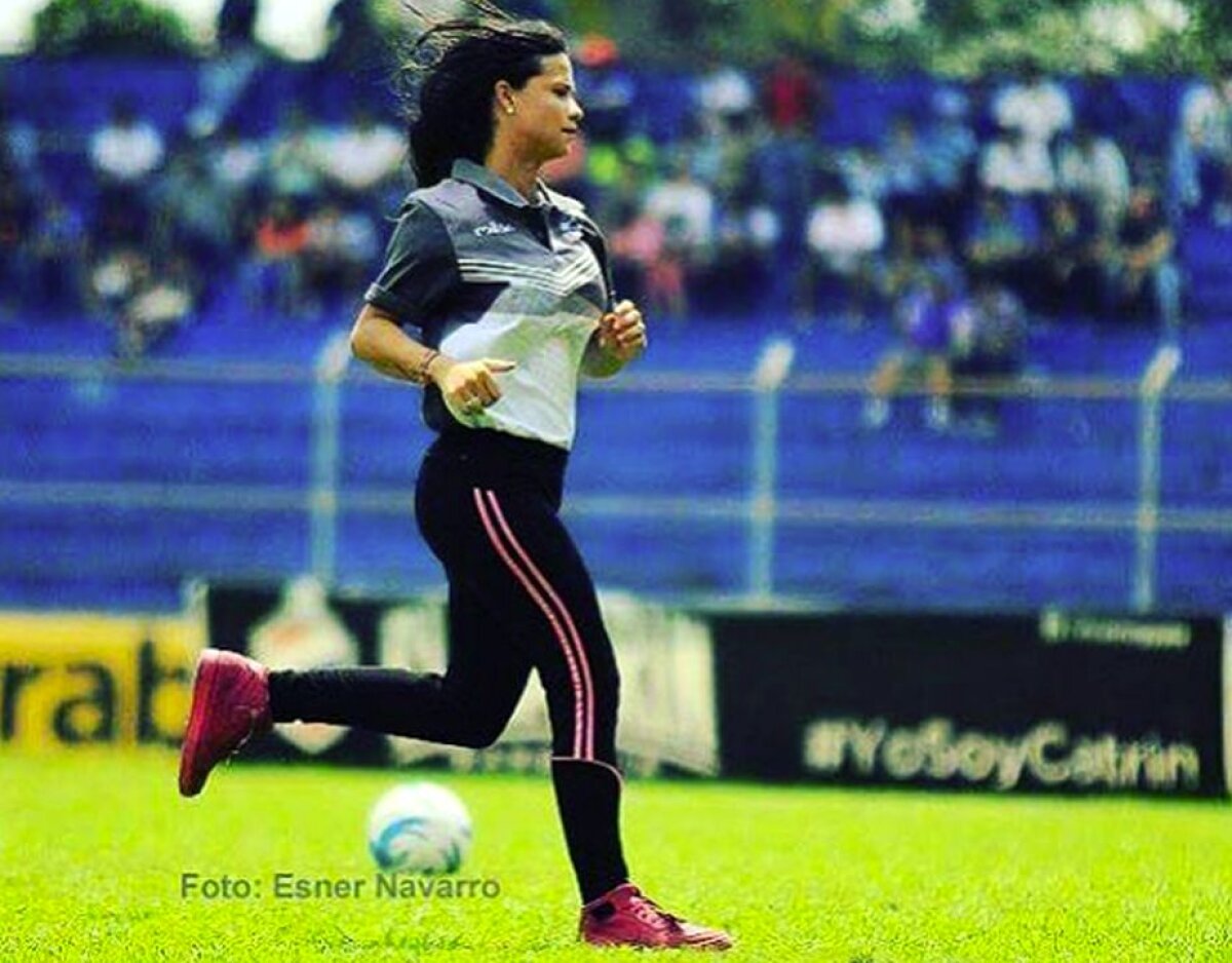 GALERIE FOTO Cea mai sexy femeie din fotbal! Laura Bariatti îi înnebunește pe fani și pe jucători