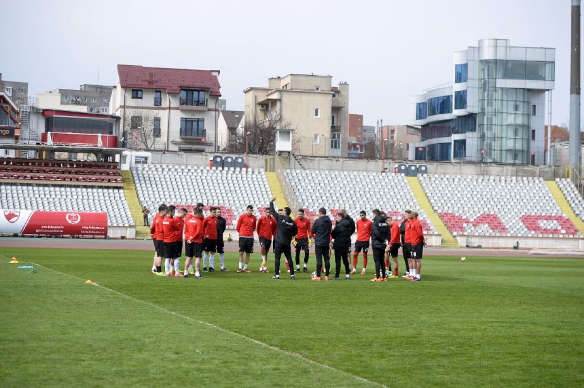 FOTO + VIDEO Distracție și voie bună la antrenamentele lui Dinamo » Imagini de la ședința de pregătire a "câinilor"